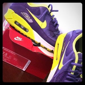 Women’s Nike Airmax